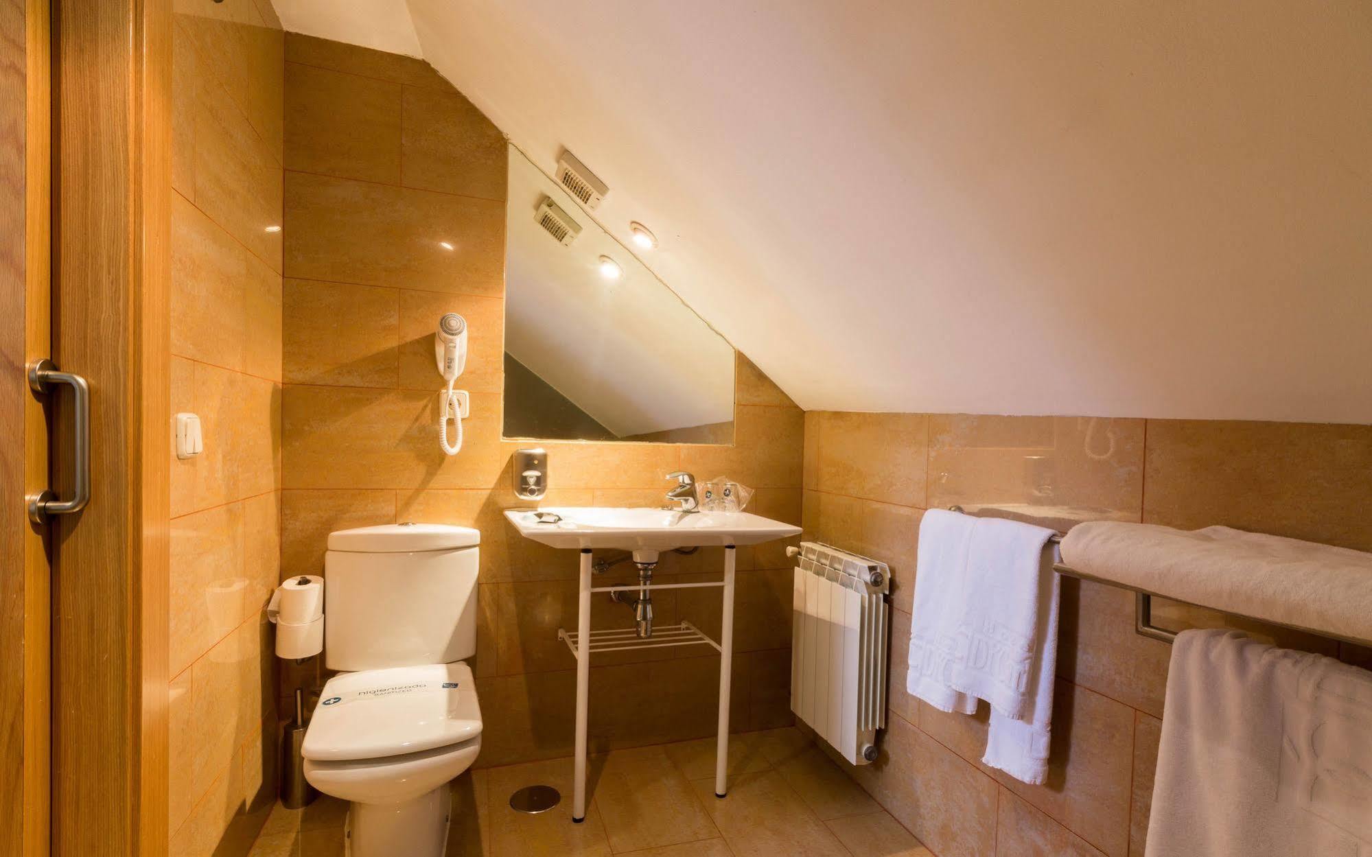 Di' Carlo Otel Madrid Dış mekan fotoğraf