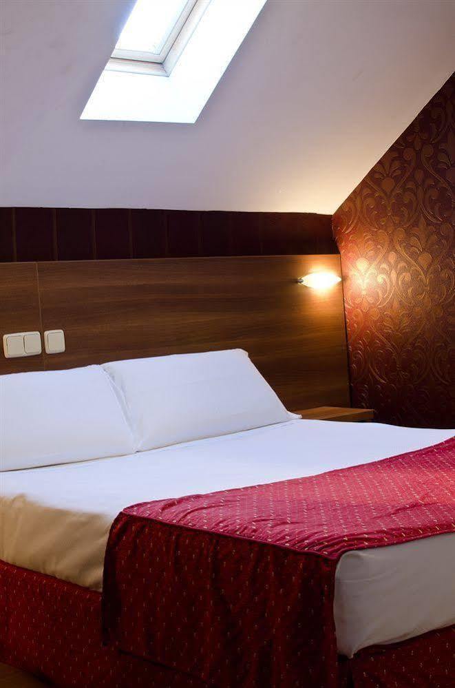 Di' Carlo Otel Madrid Dış mekan fotoğraf